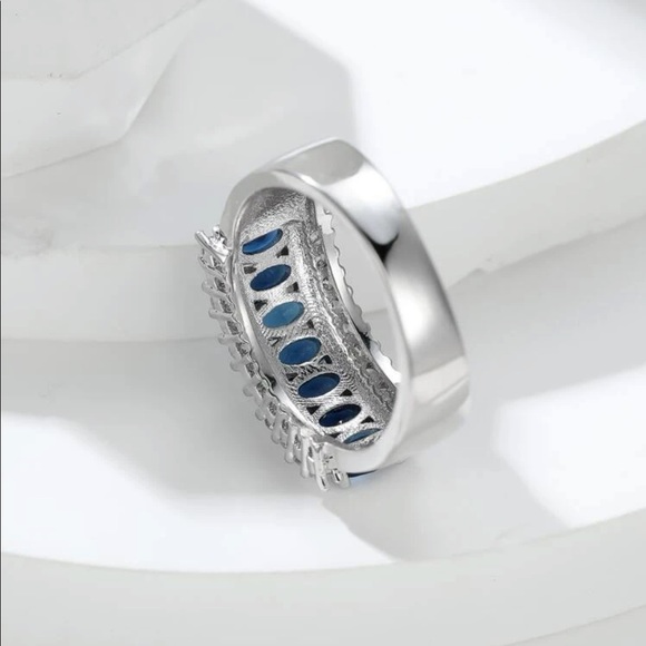 Sterling Silver Cubic Zirconia Ring - Picture 4 of 8